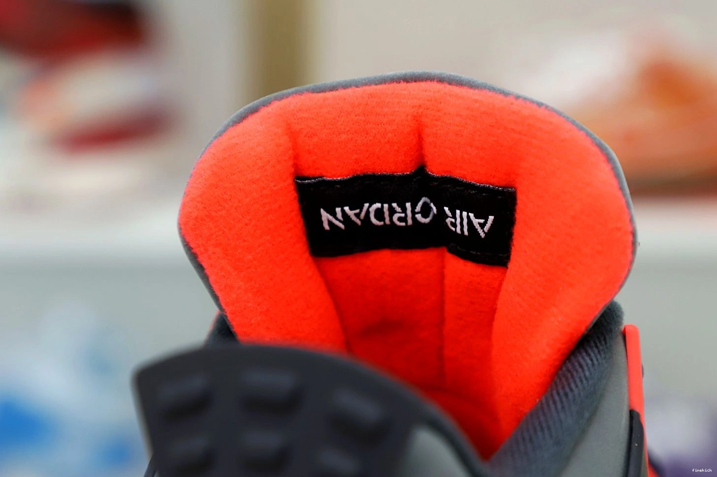 INFRARED AIR JORDAN 4 0215